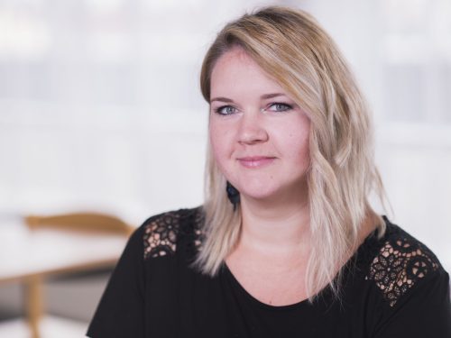 Porträt von Bettina Redl