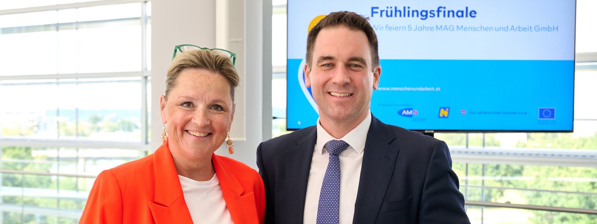 Landesrat Susanne Rosenkranz und Geschäftsführer der MAG Menschen und Arbeit GmbH Robert Lagler bei der Jubiläumsfeier anlässlich 5 Jahre MAG.